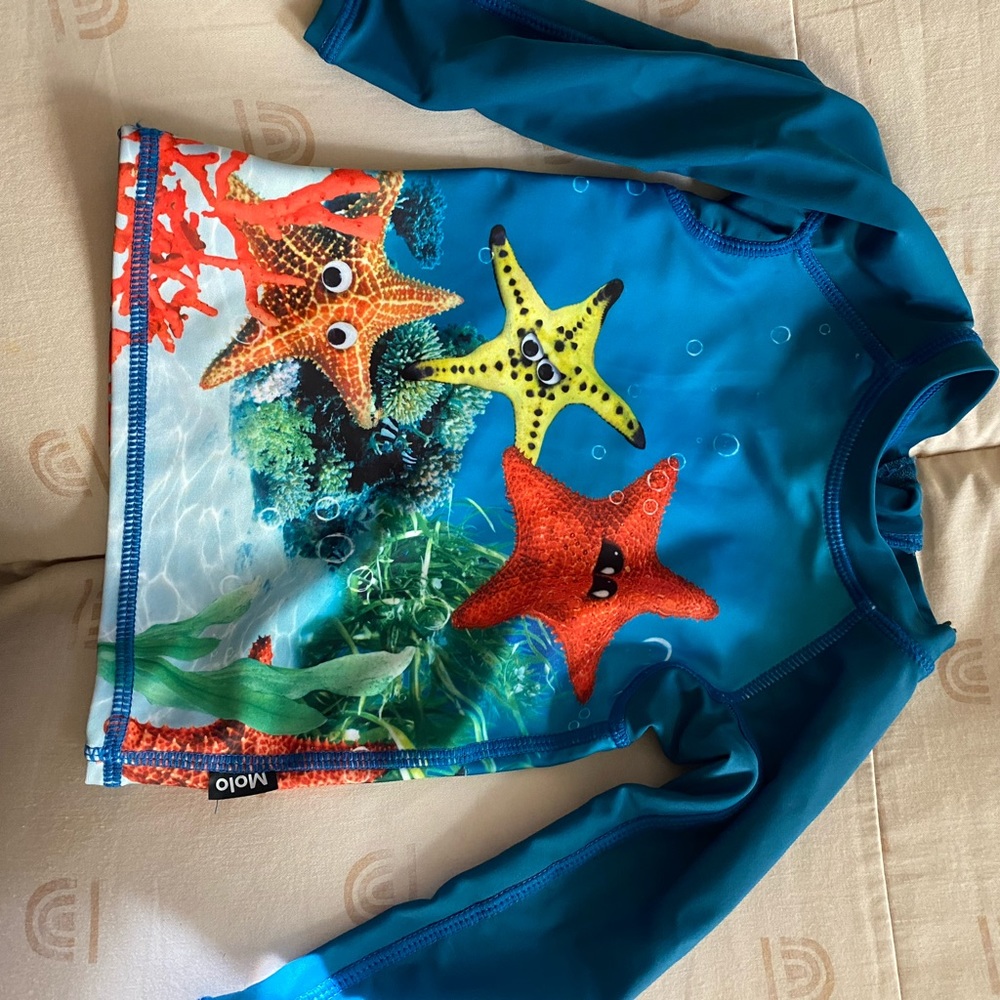 NWT Molo boys rash guard
